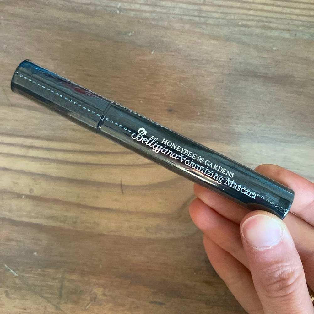 Honeybee Gardens volumizing mascara